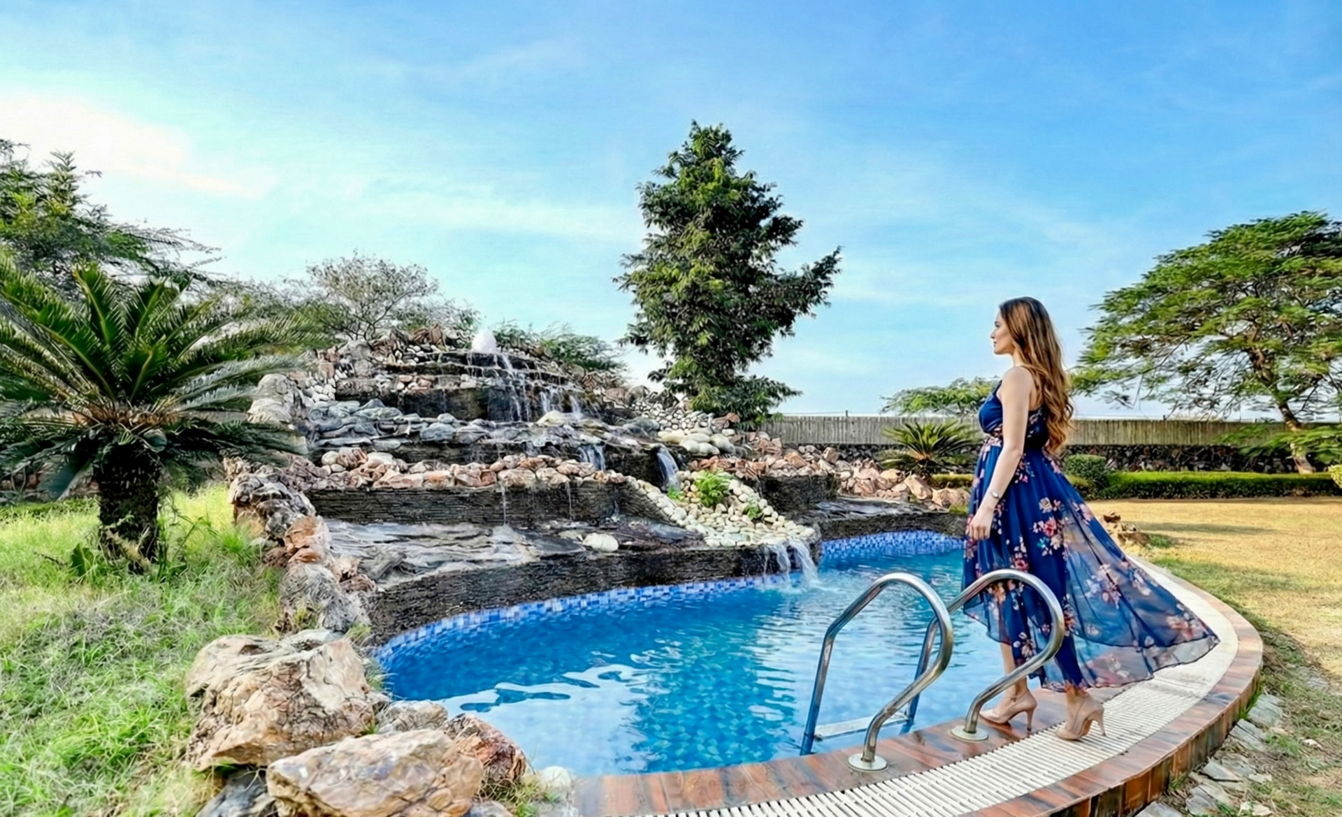 Guest by the pool at the farmhouse