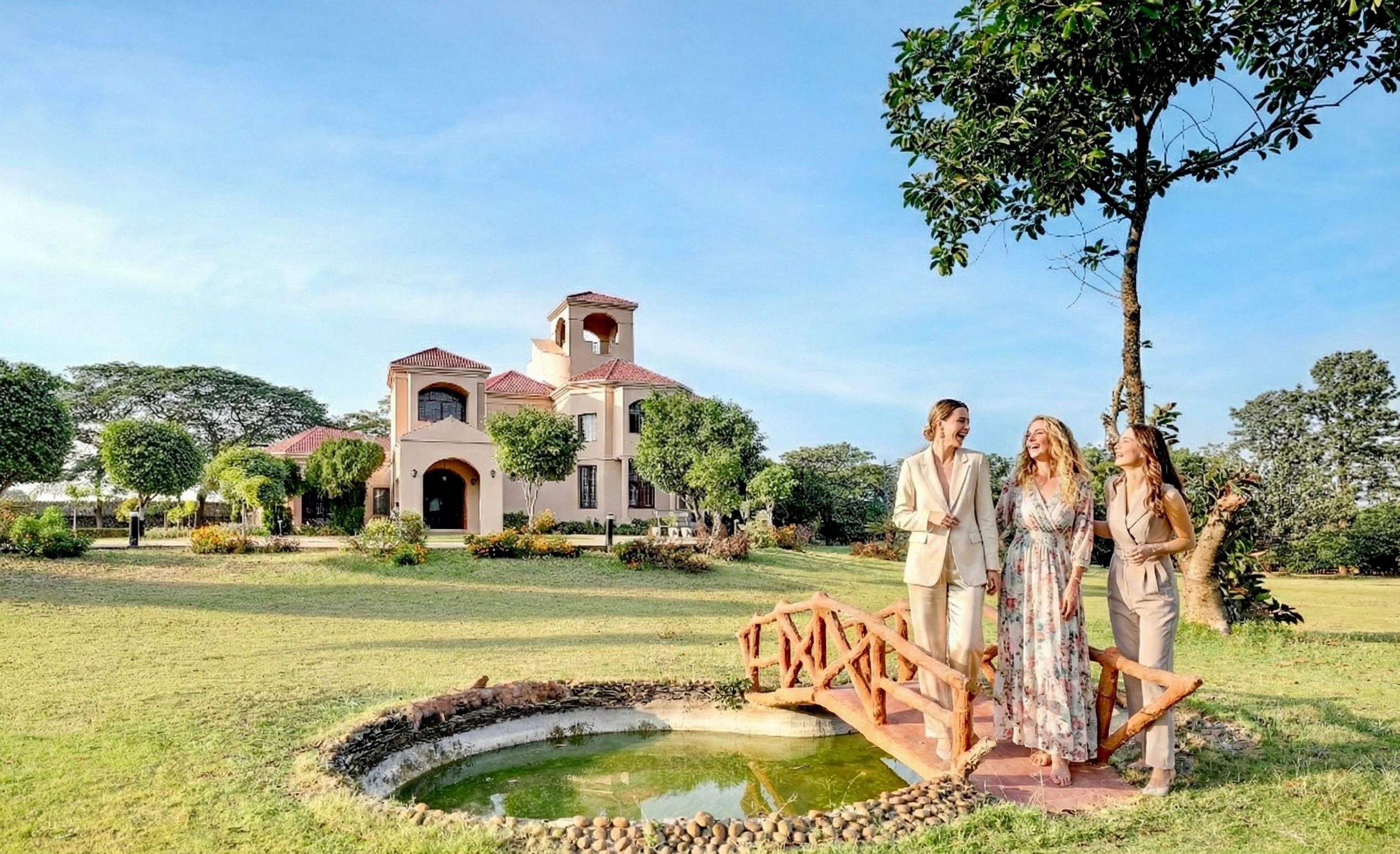 Casa Avakasha villa surrounded by gardens
